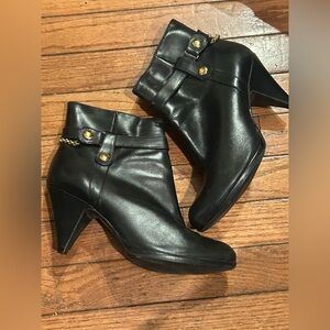 Aldo Black Ankle Booties with Gold Accents size 8 NEW
